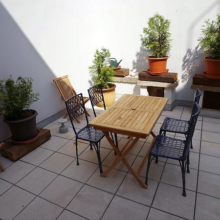 Apartments At The Blue Duckling Прага Екстериор снимка