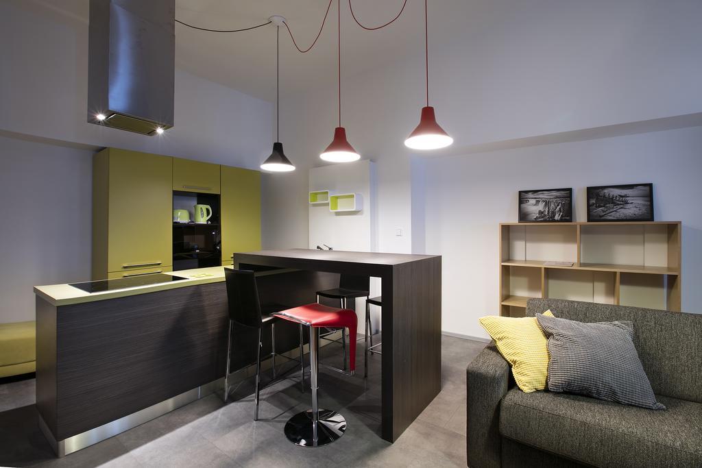 Apartments At The Blue Duckling Прага Екстериор снимка