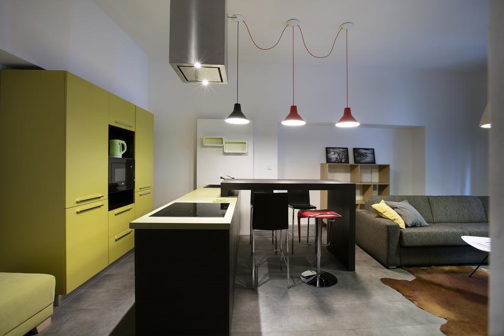 Apartments At The Blue Duckling Прага Екстериор снимка