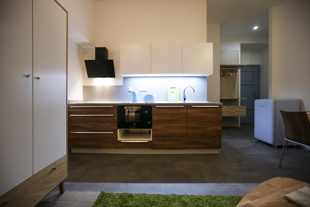 Apartments At The Blue Duckling Прага Екстериор снимка
