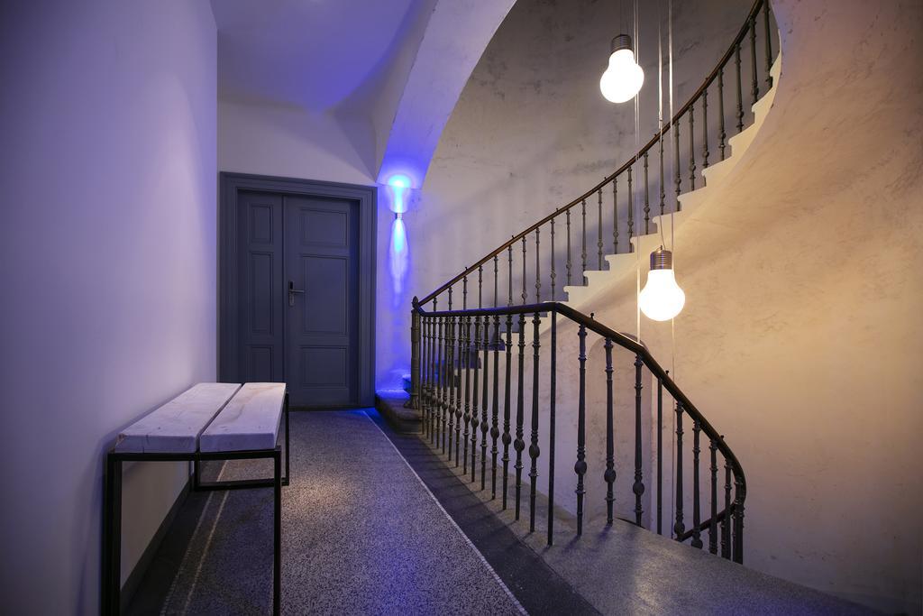 Apartments At The Blue Duckling Прага Екстериор снимка