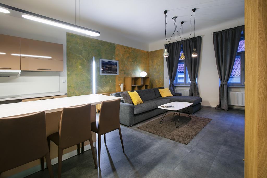 Apartments At The Blue Duckling Прага Екстериор снимка