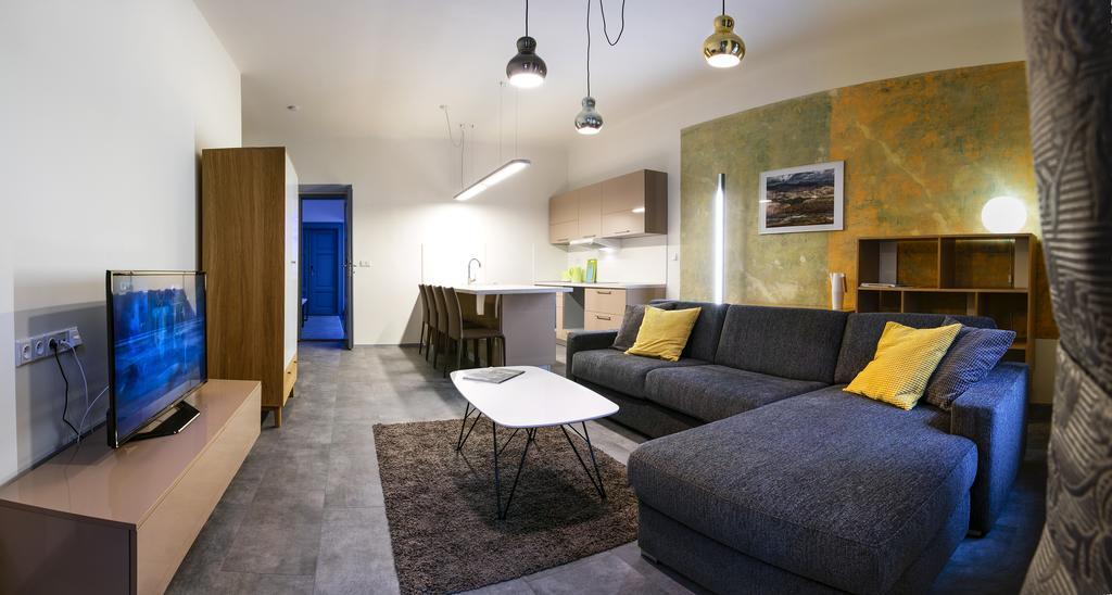 Apartments At The Blue Duckling Прага Екстериор снимка
