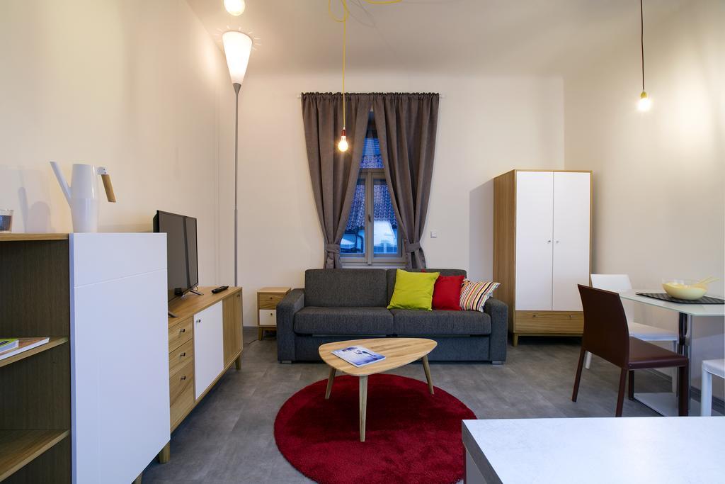 Apartments At The Blue Duckling Прага Екстериор снимка