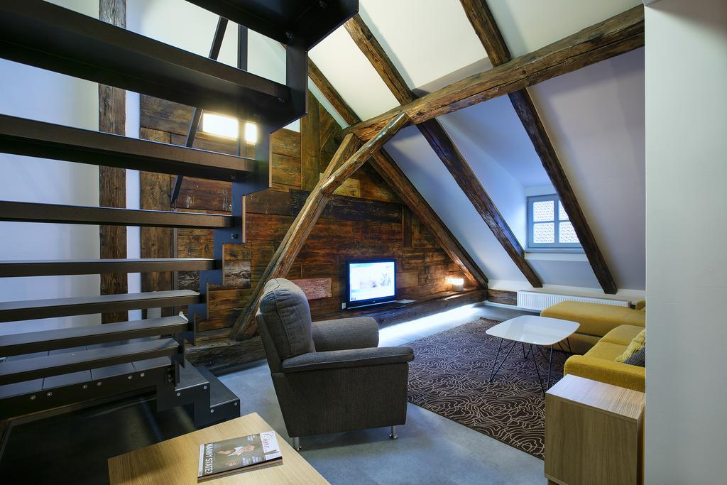 Apartments At The Blue Duckling Прага Екстериор снимка