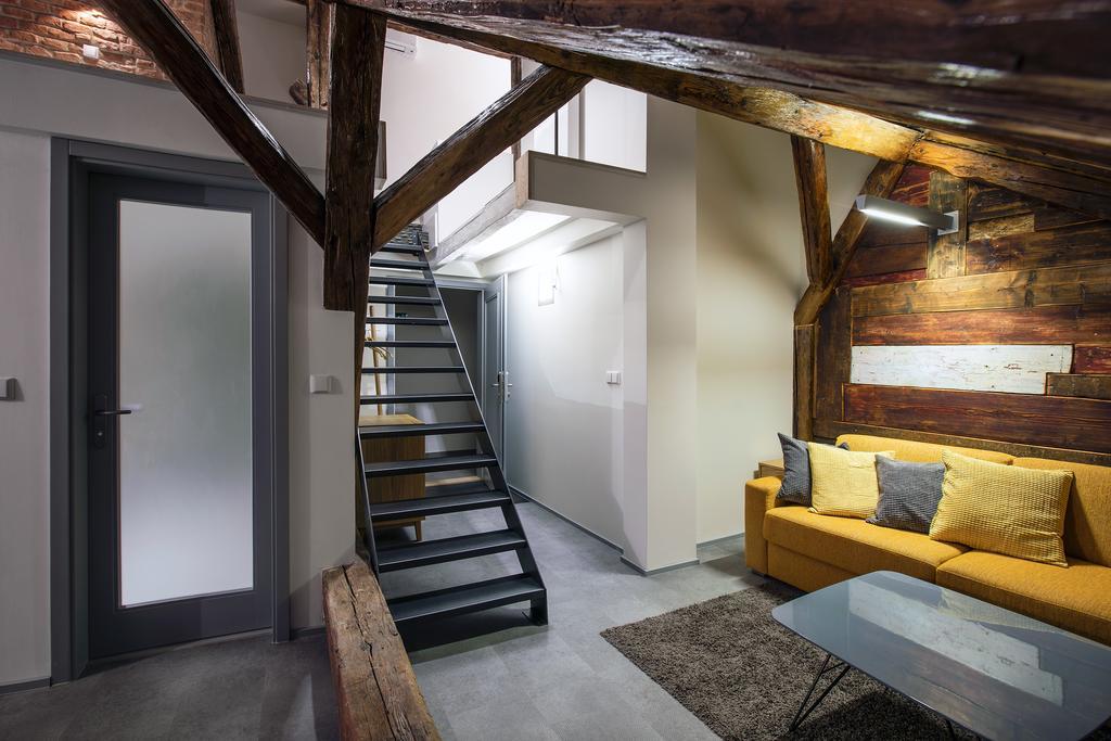 Apartments At The Blue Duckling Прага Екстериор снимка