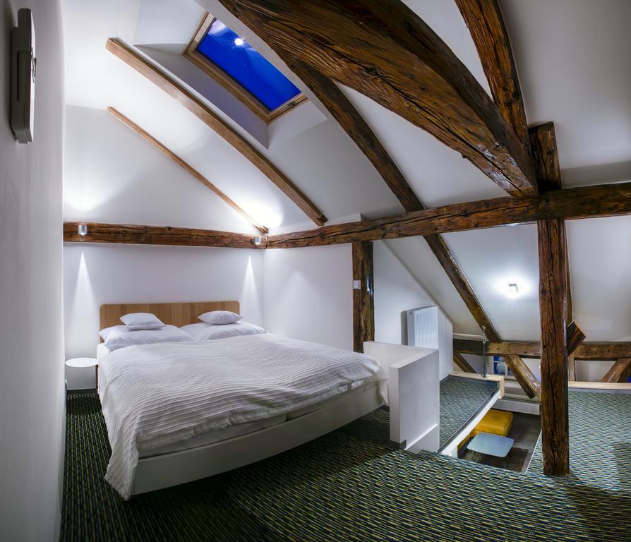 Apartments At The Blue Duckling Прага Екстериор снимка