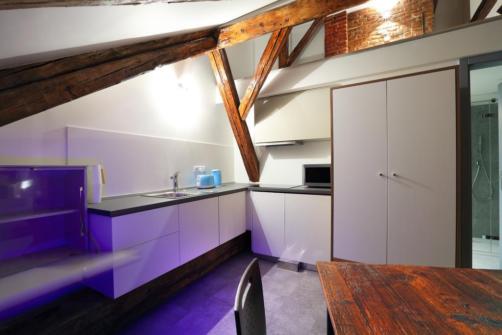 Apartments At The Blue Duckling Прага Екстериор снимка