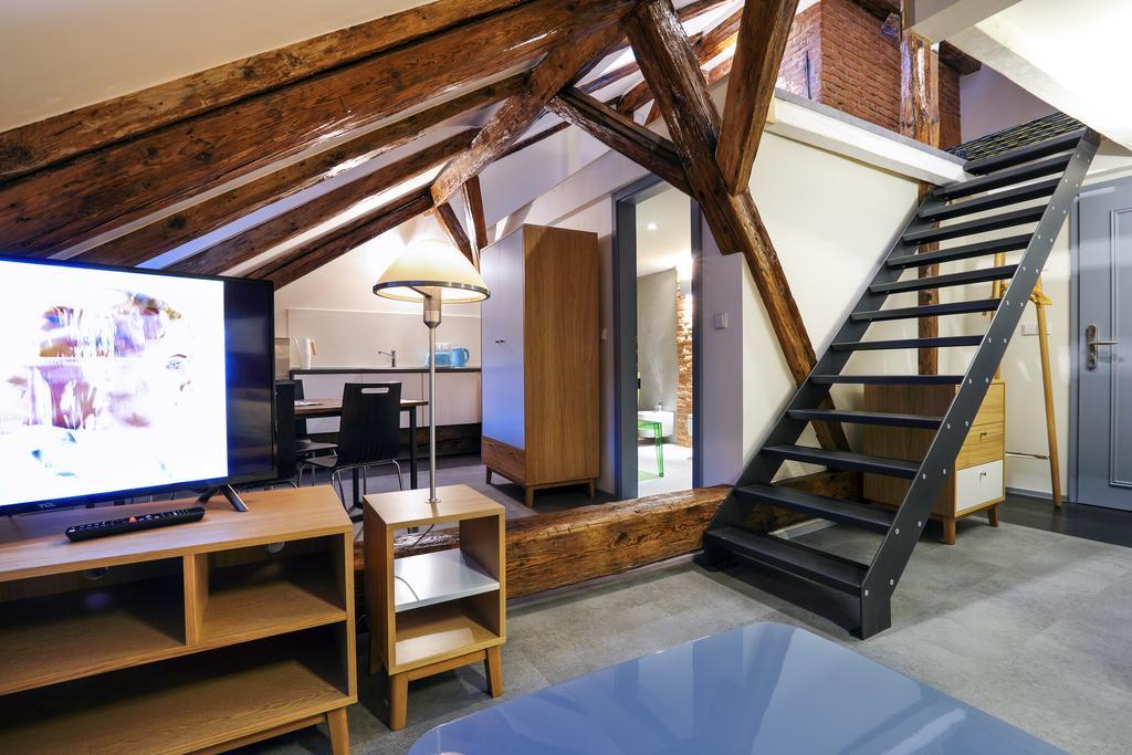 Apartments At The Blue Duckling Прага Екстериор снимка